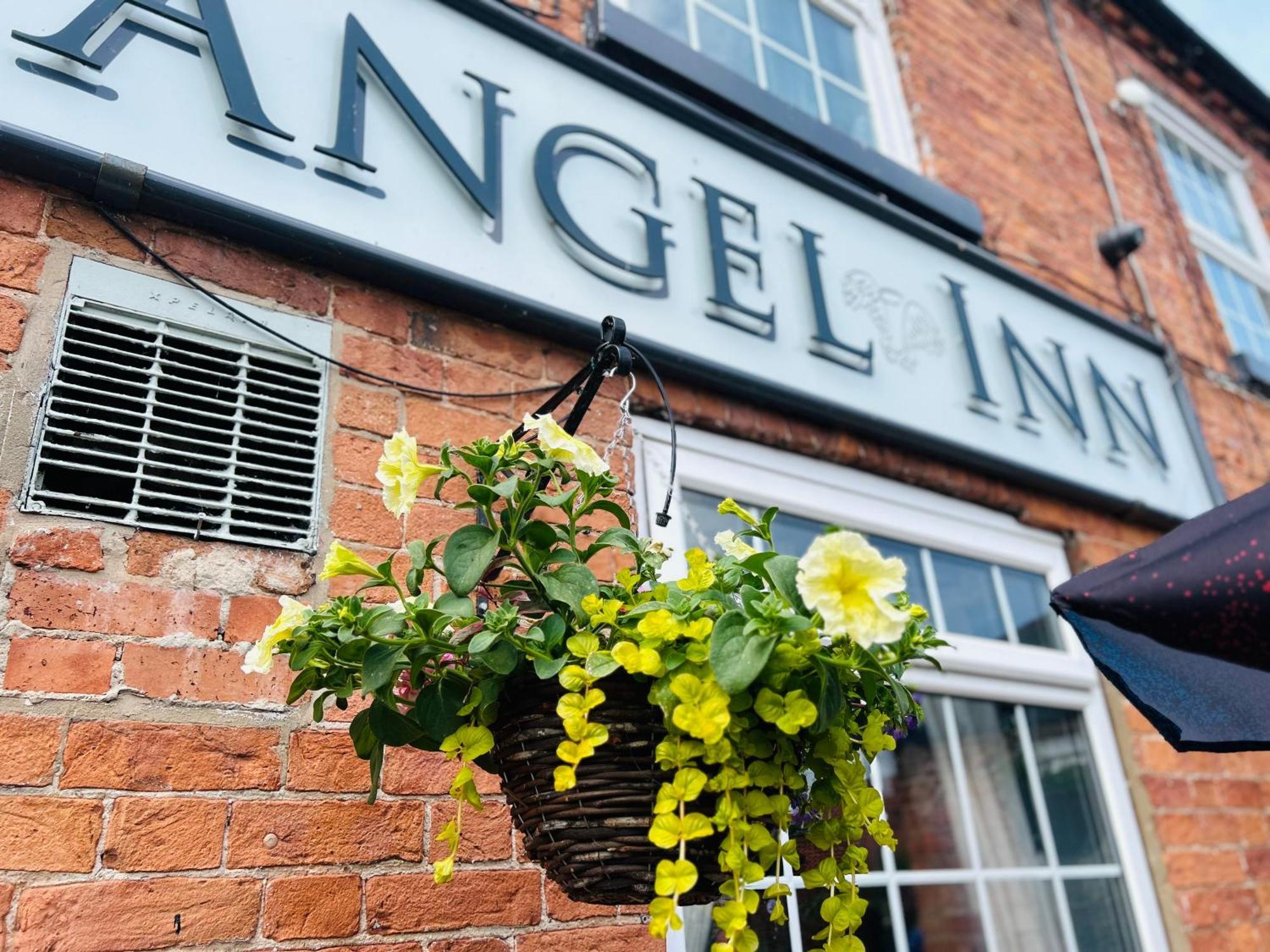 Angel Inn Misson エクステリア 写真